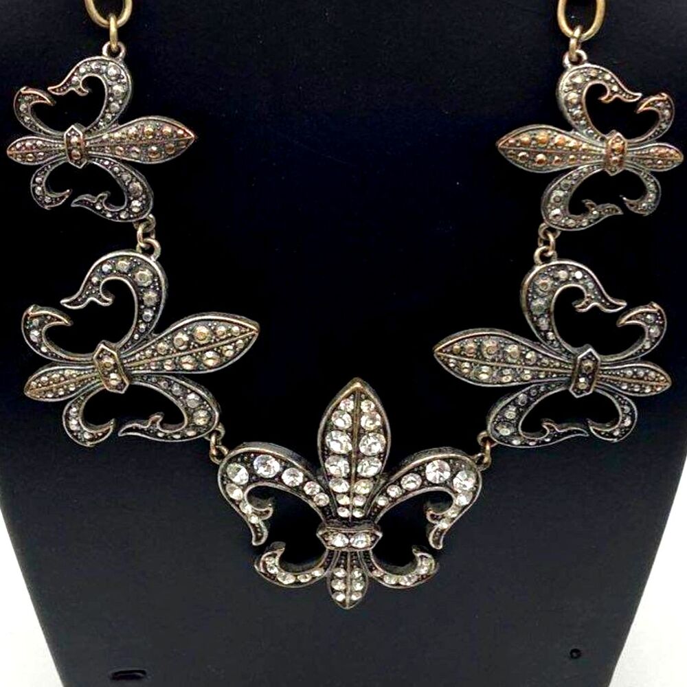 Vintage Fleur De Lis silver tone Statement rhinestones Necklace heavy  11.5" L